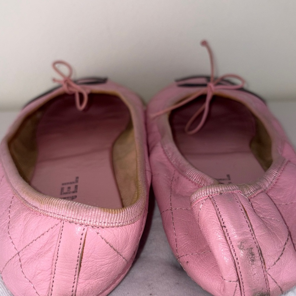 Vintage Authentic Chanel Cambon Ballet Flats~ in Pink/Black Quilted Leather - Picture 10 of 16